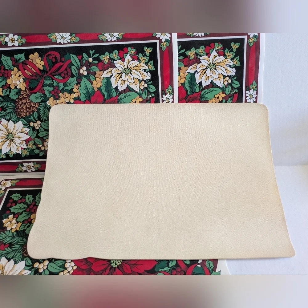 Set Of 4 Vintage Vinyl Christmas Poinsettia Placemats.  Town & Country
